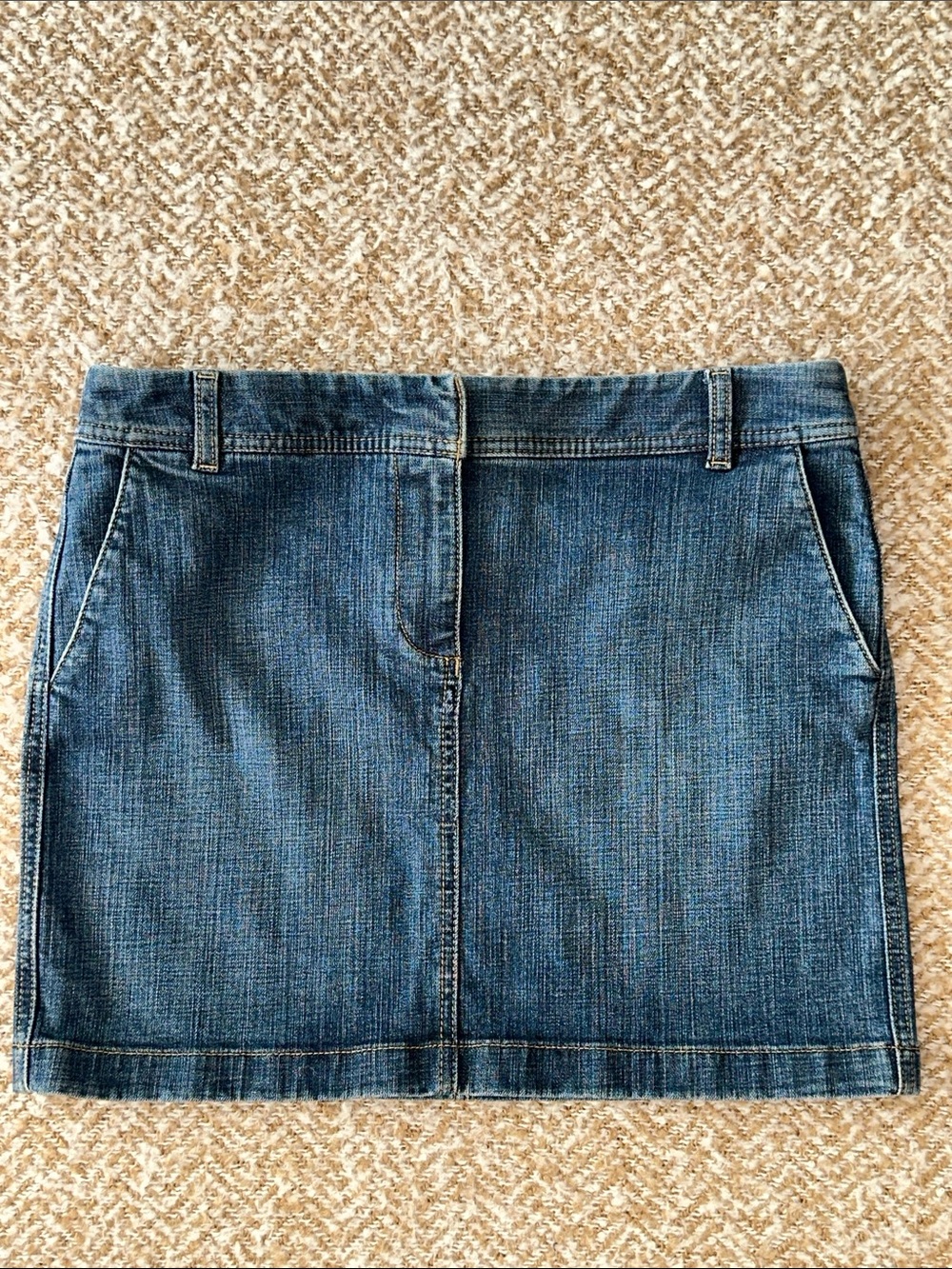 ANN TAYLOR LOFT Stretch Denim Short Skirt Medium Wash Sz 6 EUC